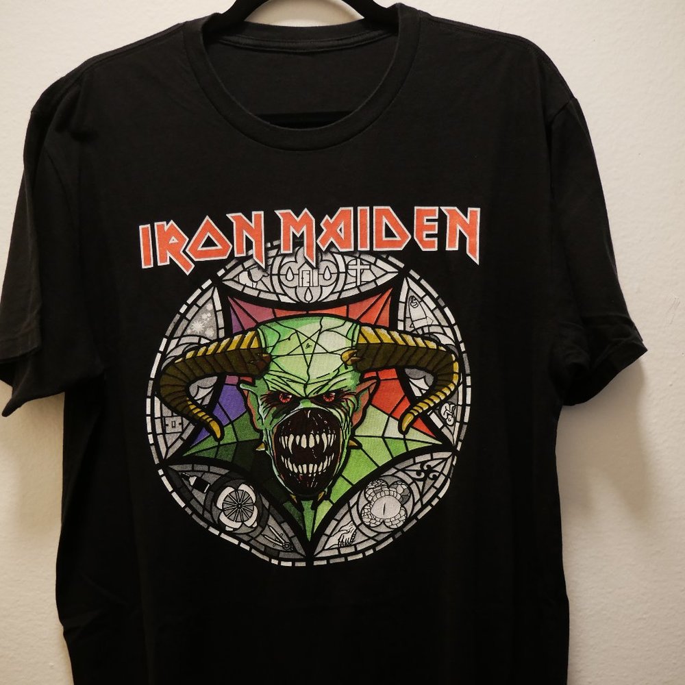 IRON MAIDEN "LEGACY OF THE BEAST" AUTHENTIC  LARGE BLACK COTTON T SHIRT